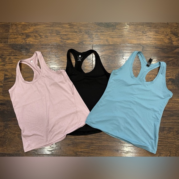 Bundle of Yogalicious Racerback Tops - Picture 2 of 10